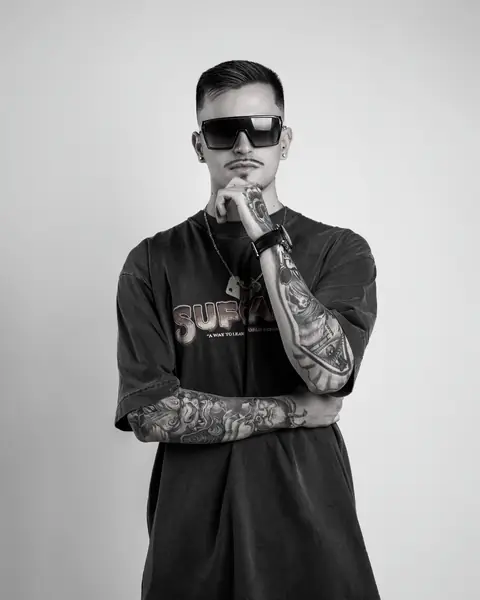 QUINT, Foto imprensa 03 (P&B)